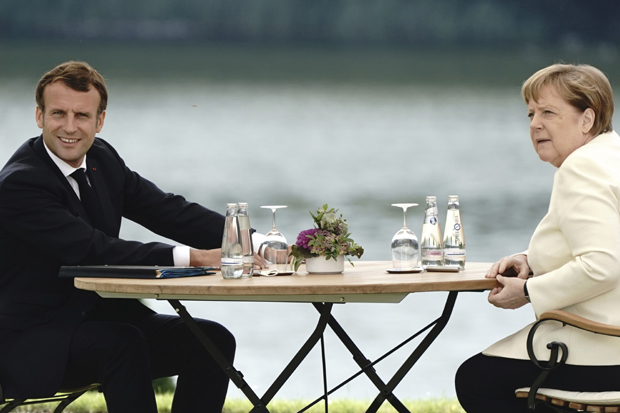 Француска и Немачка не одустају од наставка преговора Београда и Приштине: Берлин шаље емисаре из Бундестага?